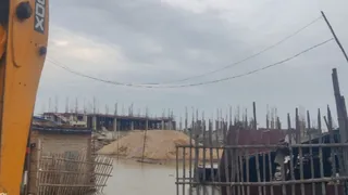 कुशेश्वरस्थान के शिव मंदिर एवं निर्माणाधीन विवाह भवन। जागरण