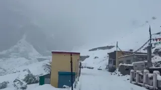 लाहुल स्पीति की पिन वैली में हुआ ताजा हिमपात।