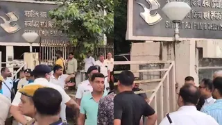 कोलकाता के सत्यजीत राय फिल्म इंस्टीट्यूट में कार्यक्रम को लेकर छात्रों और आयोजकों में झड़प(फोटो: आईएएनएस)