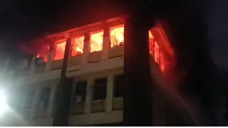 LIC बिल्डिंग में आग। फोटो जागरण