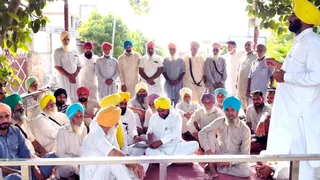 13 मांगों को लेकर आर-पार की लड़ाई का ऐलान किया है।