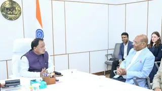 वेदांता अध्यक्ष अनिल अग्रवाल ने लोक सेवा भवन में मुख्यमंत्री मोहन चरण माझी से मुलाकात की। फोटो X/CMO_Odisha
