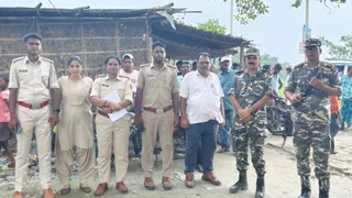 पुलिस टीम ने की छापामारी। (जागरण)
