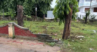 वीर बहादुर पुरम कॉलोनी का बदहाल पार्क। जागरण