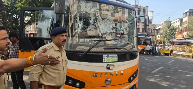 ind PM E bus rammed 857