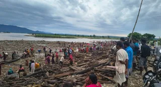 नारायणी में बढ़कर 3.00 लाख क्यूसेक हुआ जलप्रवाह। जागरण