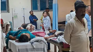 दरभंगा में घायलों का जल रहा इलाज।