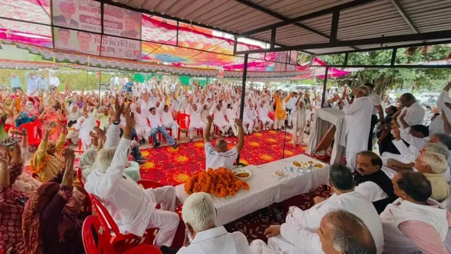 वोट चोरी के आरोपों पर कांग्रेस का रोहतक में प्रदर्शन, भूपेंद्र हुड्डा ने चुनाव आयोग से मांगा जवाब
