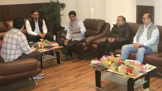 हिमाचल प्रदेश में आपदा से हुए नुकसान का जायजा लेने पहुंची केंद्रीय टीम उपायुक्त कांगड़ा हेमराज बैरवा के साथ बैठक के दौरान। जागरण