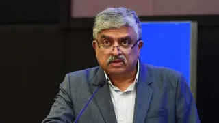 परीक्षा सुधारों पर नीलेकणि पैनल ने राधाकृष्णन से ली अहम सलाह।