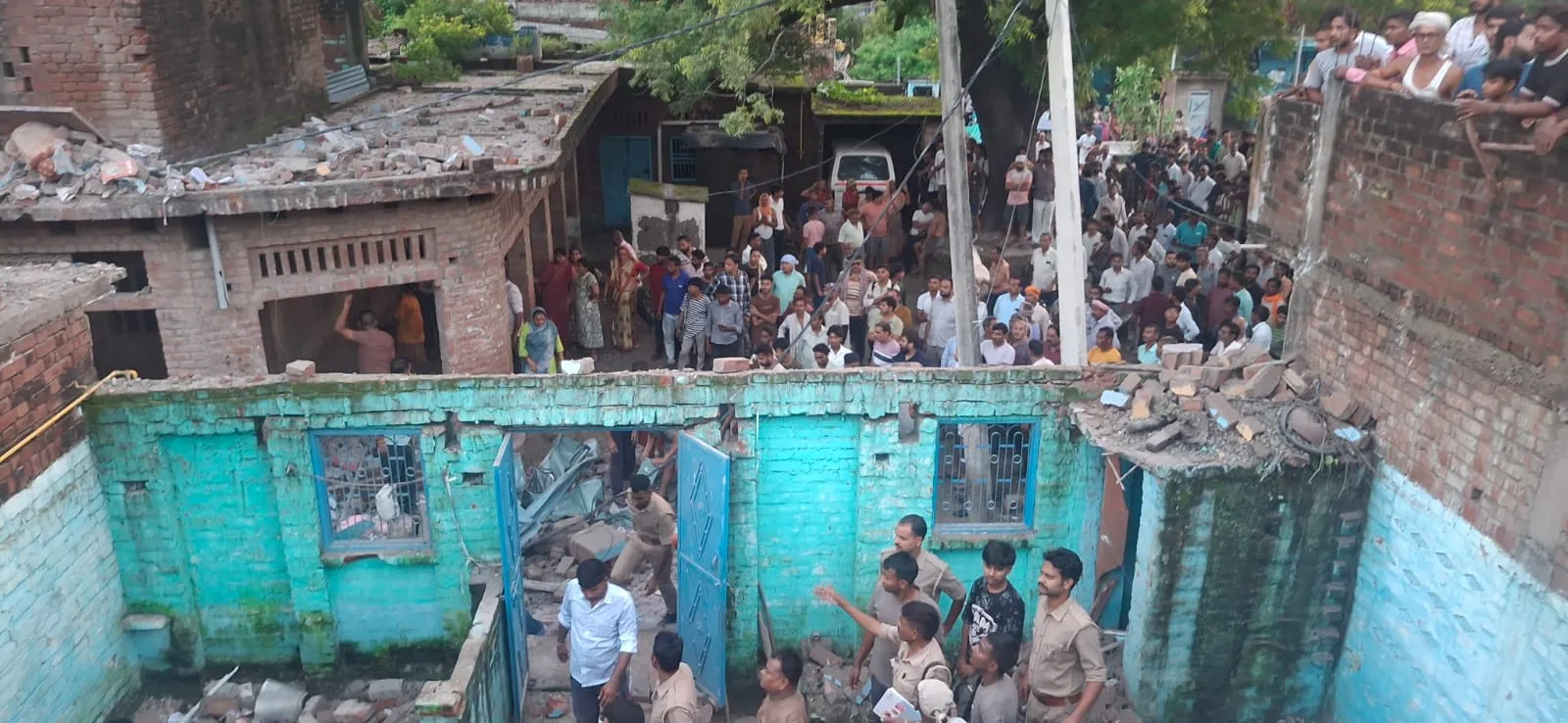 gas cylinder explosion in fatehpur gas cylinder explosion in fatehpur