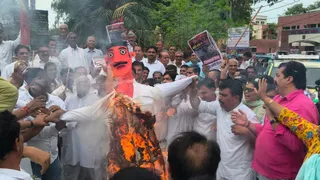 चुनाव आयोग के खिलाफ कांग्रेस का प्रदर्शन, आम्बेडकर चौक पर ज्ञानेश कुमार का पुतला फूंका।