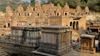 मुरैना जिले में बटेश्वर के मंदिरों को उनके ध्वंशावशेषों से फिर से खड़ा किया गया है। (सौजन्य- मप्र पर्यटन विभाग)