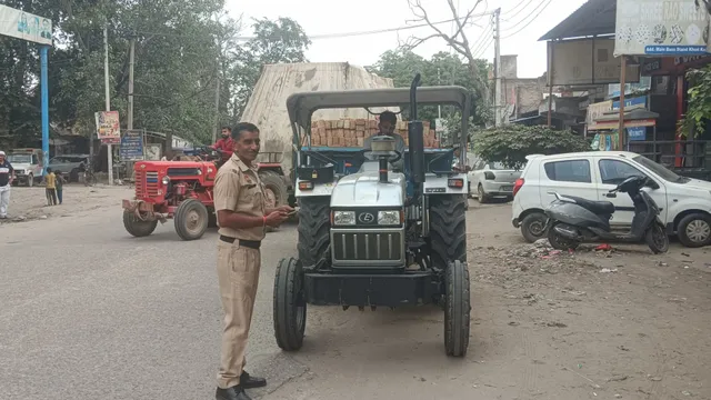 नियम तोड़ना पड़ा भारी: बिना नंबर प्लेट और कागजात के चल रहे 31 वाहनों पर 57300 रुपये का जुर्माना
