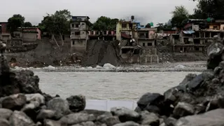 नेपाल में बाढ़ और भूस्खलन में 21 लोगों की मौत (फोटो-रॉयटर्स)
