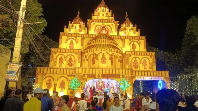 मोहम्मद इस्लाम के हाथों सजेगा मां का दरबार, रोहतास के करगहर में कोलकाता की तर्ज पर बनेगा भव्य पंडाल