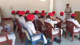 बिहार के अरवल में ट्रेनिंग ले रही 15 मंगलामुखी जवान