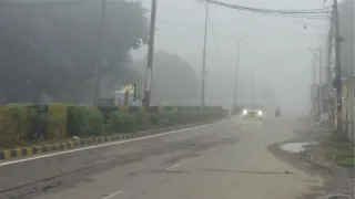 सोनीपत में बारिश के बाद पड़ी धुंध। फोटो: जागरण