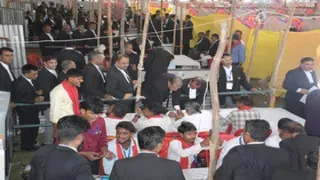 इलाहाबाद हाई कोर्ट बार एसोसिएशन चुनाव की वरिष्ठ उपाध्यक्ष आदि पदों की मतगणना जारी है। जागरण आर्काइव