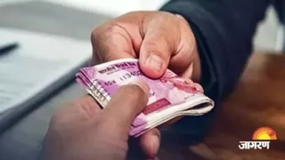 एंटी करप्शन टीम ने प्रयागराज नगर निगम की राजस्व निरीक्षक घूस लेते ट्रैप किया।