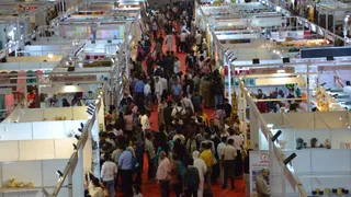 ग्रेटर नोएडा स्थित इंडिया एक्सपो सेंटर एंड मार्ट में चल रहे यूपी इंटरनेशनल ट्रेड शो के अंतिम दिन खरीदारी के लिए उमड़े लोग। सौरभ राय