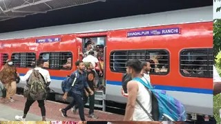 रांची-भागलपुर वनांचल एक्सप्रेस। (फाइल फोटो)
