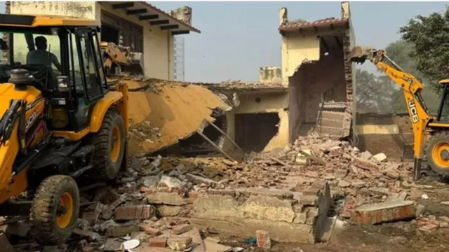 बुलडोजर से टूटेंगे यमुना एक्सप्रेस के पास ढाबे, यहां रुकने वाली गाड़ियों के कटेंगे चालान; मथुरा डीएम के सख्त आदेश
