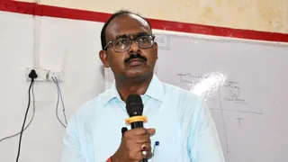 फिरोजाबाद के डीएम हैं संतोष कुमार शर्मा।