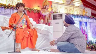 लुधियाना में हनुमंत कथा के बाद लगा दिव्य दरबार। फोटो जागरण