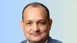 एलआईसी म्यूचुअल फंड के एमडी आशीष कुमार। सौ-स्वजन