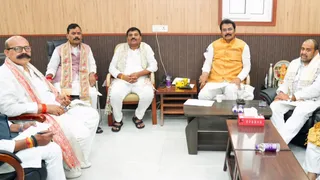 BJP दफ्तर में चुनावी रणनीति के साथ-साथ सहयोगी दलों के बीच बेहतर तालमेल और संगठनात्मक समन्वय पर चर्चा