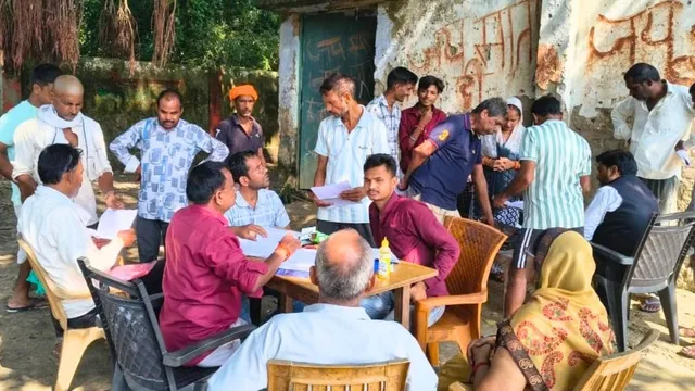 खलीलाबाद-बहराइच रेल परियोजना: भूमि अधिग्रहण के बाद बलरामपुर में किसानों को मिलने लगा मुआवजा
