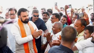बाढ़ प्रभावित लोगों से मिलने सीएम सम्राट चौधरी। जागरण