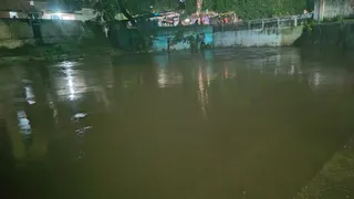 चंद्रावत नदी का जलस्तर अचानक बढ़ा।