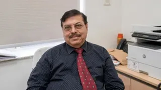 SIR ट्रिब्यूनल के न्यायाधीश ने दिया इस्तीफा।
