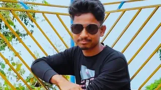 पिता को इलाज के लिए अस्पताल ले जा रहे युवक की बाइक दुर्घटनाग्रस्त होने से मौके पर ही मौत हो गई।