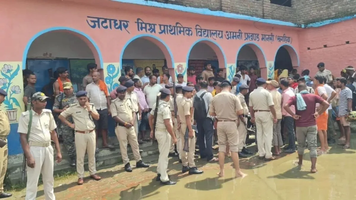 khagaria school staircase collapse 1 dead 4 injured in bihar (1)