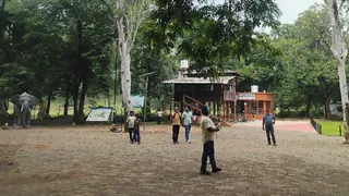 बेतला राष्ट्रीय उद्यान वन्यजीव प्रजनन काल के कारण बंद।
