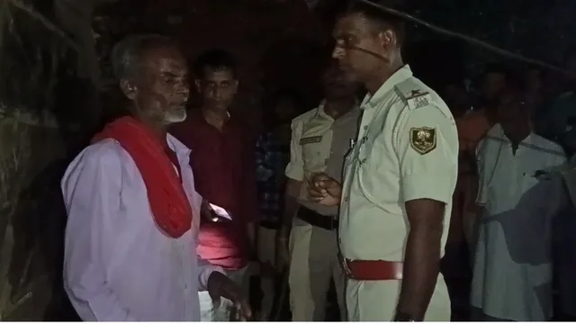 पश्चिम चंपारण में फंदे से लटका मिला युवक का शव, पत्नी के छोड़कर जाने के बाद घर में अकेला रहता था मृतक