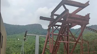 निर्माणस्थल पर अधूरा पड़ा काम। जागरण