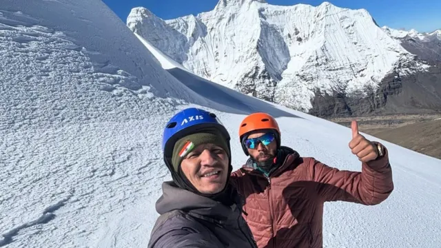 हिमालय में नया कीर्तिमान: जीतेंद्र दानू और टीम ने 6106 मीटर ऊंचे टिंफू कोल पर किया पहला आरोहण
