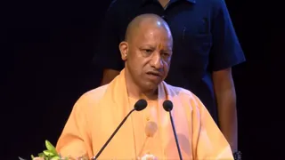 लोकभवन सभागार में गुरुवार को मुख्यमंत्री योगी आदित्यनाथ
