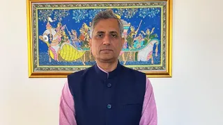 आईएफएस हंसराज सिंह वर्मा। सौ. स्वजन