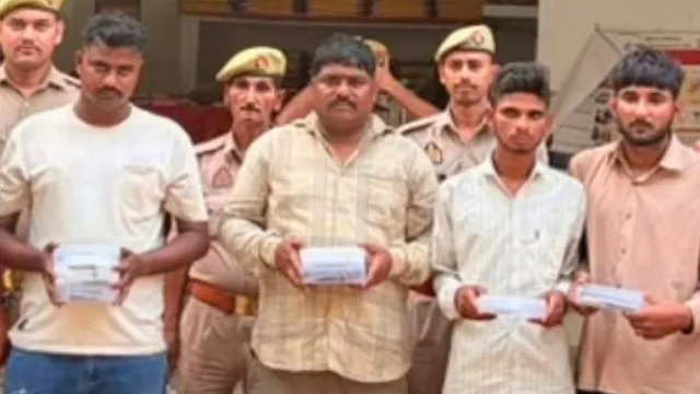 कानपुर में गिरफ्तार हुए खाकी वर्दी गिरोह के चार लुटेरे, कई जिलों में सक्रिय था गैंग
