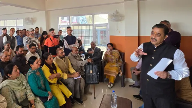 शिमला: 'समिट्री के नीचे टनल नहीं बनने देंगे, पुरानी एलाइनमेंट पर काम करे NHAI', सांसद के सामने फूटा जनआक्रोश