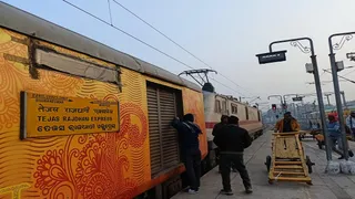 भुवनेश्वर-नई दिल्ली तेजस राजधानी एक्सप्रेस। (फाइल फोटो)