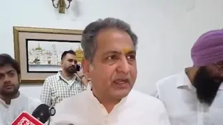 पटियाला में मीडिया से बातचीत करते हुए विजय इंदर सिंगला।
