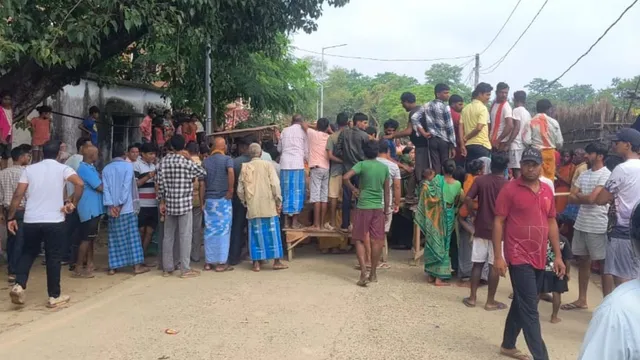 गौनाहा में मोबाइल टावर पर काम करते बिजली मिस्त्री की करंट लगने से मौत, ग्रामीणों ने किया सड़क जाम
