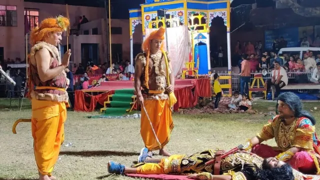 जम्मू: क्यों खास है बसोहली की रामलीला? 114 साल से खुले मैदान में मंचन, बिना पारिश्रमिक राम-रावण बनते हैं कलाकार
