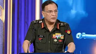 सेना प्रमुख धीरज सेठ ने नौसेना कमांडरों से की बातचीत